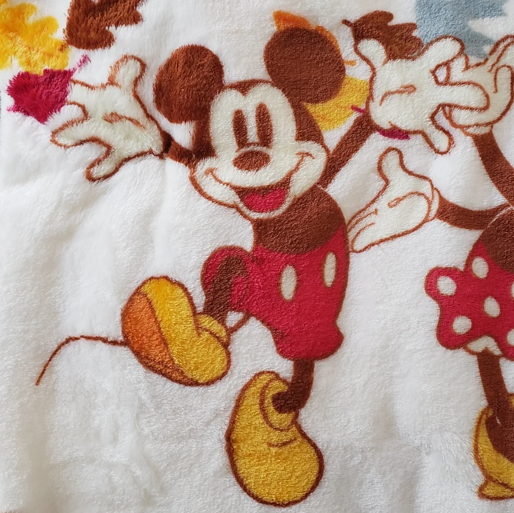 Disney Mickey & Minnie Mouse, Donald & Goofy Fall Autumn Throw Blanket 50x70